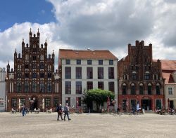 469828954 18286865905245021 8469209506753522151 N